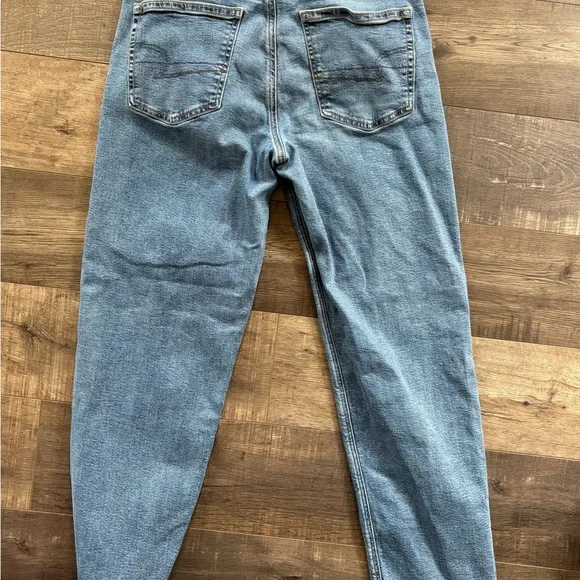 American Eagle Outfitters Light Blue Straight Leg Jeans - Picture 2 of 5